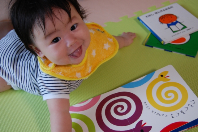 赤ちゃんが英語に親しむ絵本はどんなものがある？