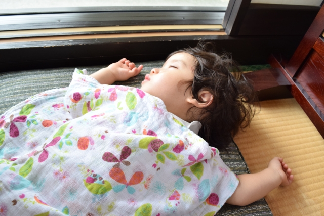 寝汗がすごい赤ちゃんはよくいるので心配せずに快適に寝られる環境をつくろう